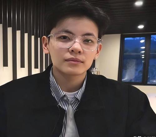 罗探望皇马,训练场,与旧帅团及,凯发娱乐,凯发娱乐下载,凯发娱乐官网,凯发娱乐入口,凯发娱乐登录,凯发娱乐链接