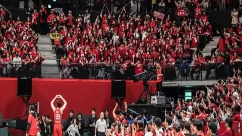 马兹拉维膝盖伤情待定，周一复查结果揭晓